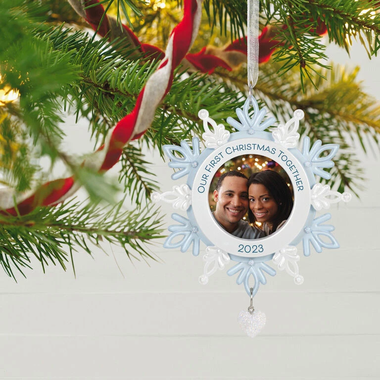 Hallmark Our First Christmas Together Snowflake 2023 Photo Frame Ornament - Image 2